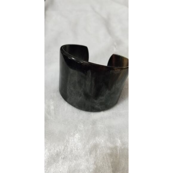 two's company made in India 2" w/1" opening bracelet 1.1563 - Picture 9 of 9